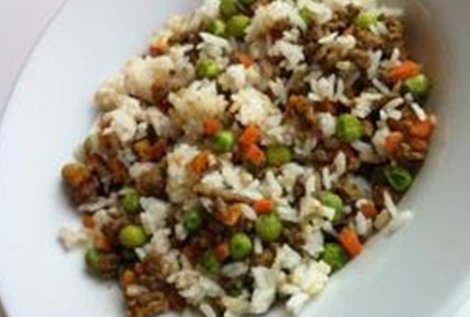 ARROZ BLANCO CON ELOTE Y CHÍCHAROS